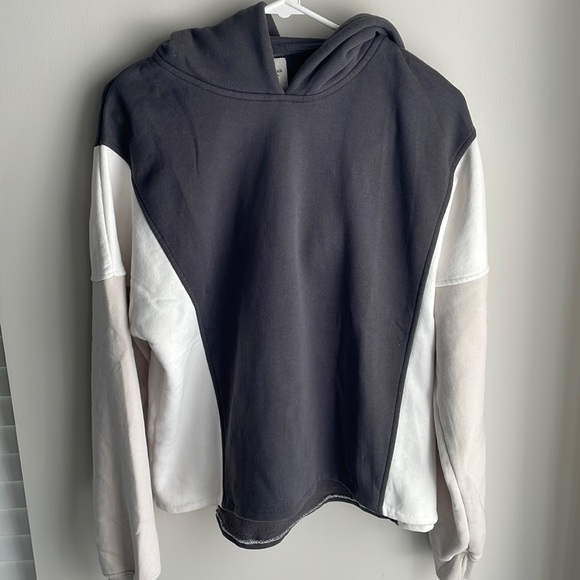 Abercrombie & Fitch Tops - Abercrombie & Fitch 3-toned Color Block Dark Gray White Cream Hoodie Size Medium